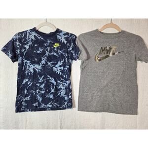 Lot Of 2 Boys/Girls Cotton/Cotton Blend Nike T-shirts Size M Athleisure Sporty